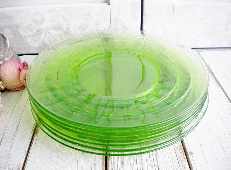 Deco Green Glass Dessert Plates 8 Inch Set Of 6 Vintage Wedding Cake Tea Party Holiday