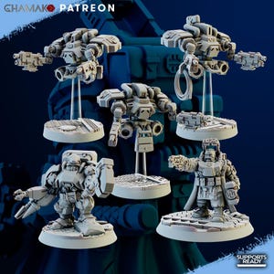 以下が含まれることがあります： 未塗装のグレーのレジン製ミニチュアフィギュア5体セット。装甲ロボット兵士と指揮官が描かれています。フィギュアは円形のテクスチャ付きベースに取り付けられており、一部は透明なスタンドで持ち上げられています。GHAMAK PATREONおよびSUPPORTS READYというテキストが表示されています。