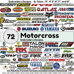 Könnte beinhalten: Eine digitale Sammlung von 72 Motocross-Stickmustern mit verschiedenen Markenlogos und Texten. Das Bild zeigt Logos von Firmen wie Scott, Michelin, Honda und Yamaha. Es sind Größen von 7,6 bis 20,3 cm enthalten.