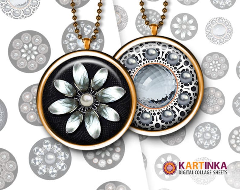 K&ouml;nnte beinhalten: Zwei Anh&auml;nger-Halsketten mit aufwendigen Designs. Eine zeigt eine silberne Blume mit Perlenmitte auf schwarzem Hintergrund, die andere einen klaren Kristall und silberne Akzente. Beide haben goldfarbene Ketten und runde Anh&auml;nger.