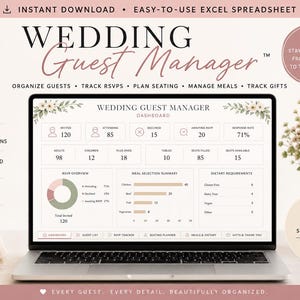 Op de afbeelding: Een laptopscherm met een Wedding Guest Manager dashboard in Microsoft Excel. De interface bevat gegevenstabellen voor gastenaantallen, RSVP-status, maaltijdkeuzes en dieetwensen, versierd met bloemmotieven in de bovenhoeken.