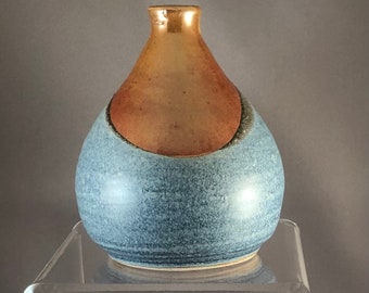 Beautiful Pottery Vase, blue and copper colors.