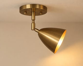 Regulowany reflektor sufitowy z mosiądzu, lampa sufitowa z połowy XX wieku, lampa punktowa z mosiądzu w stylu vintage, kierunkowa oprawa sufitowa