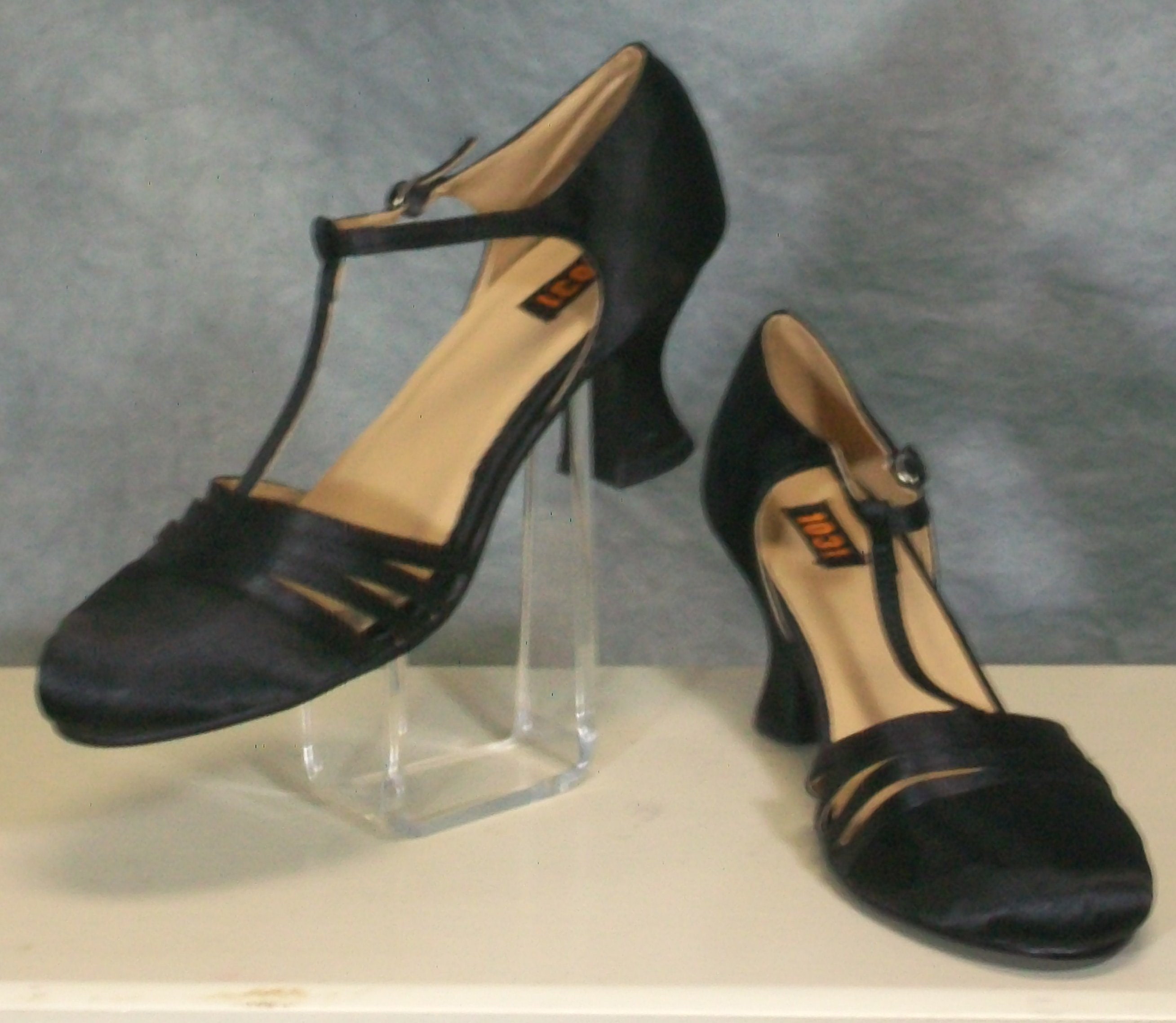 t strap shoes 1920s