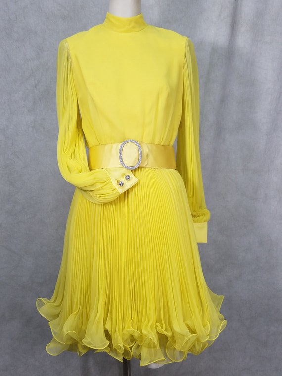 Details about 1950’s 1960’s Glam Knit Dress Rhinestone Studded Vintage Details about 1950’s 1960’s Glam Knit Dress Rhinestone Studded Vintage