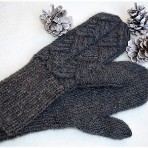 Double Layer Mittens for Ladies/Men &quot;Hernando Island&quot; - inner layer knit in pure qiviut, outer layer in royal alpaca - MADE TO ORDER