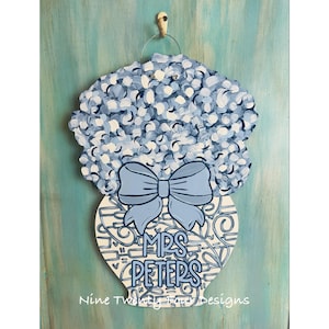 Hydrangea Teacher Door Hanger, Blue Hydrangea Grandmillennial Sign, Personalized Teacher Gift, School Door Decor