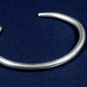 Sterling Silver Viking Arm Ring - Unna Saiva