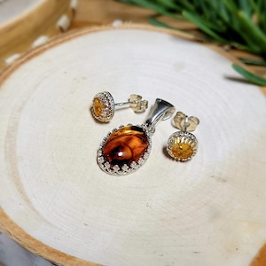 Natural Baltic Amber and Sterling Silver Pendant and Studs