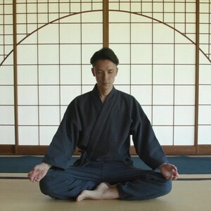 Samue Meditation Set, Fully Made in Japan, Enshu Cotton | Zen Monk Work Clothes for Zazen, Yoga, Tea | Small Batch, Navy with White Dot