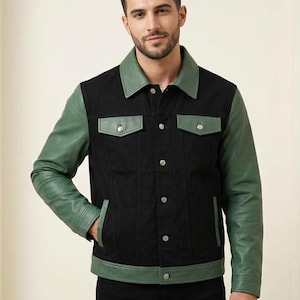 Chaqueta bomber de cuero bicolor negro y verde con mangas de cuero, prenda de abrigo urbana.