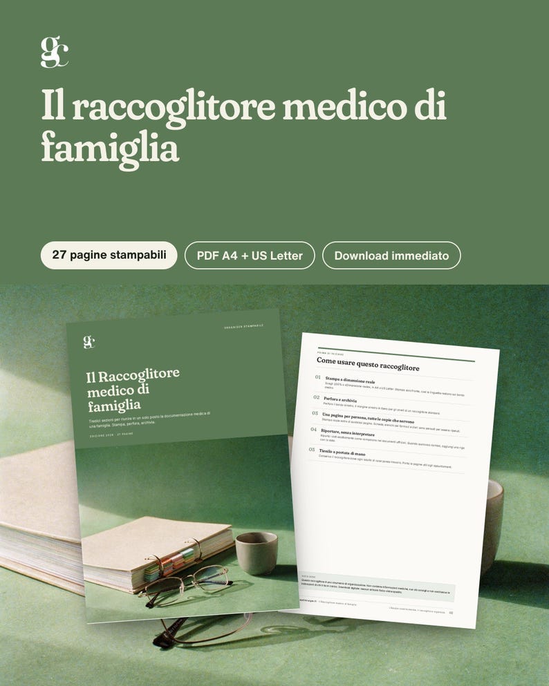 K&ouml;nnte beinhalten: Eine digitale medizinische Ordner-Vorlage mit 27 druckbaren Seiten in A4 und US Letter Formaten. Das Cover zeigt den Text "Il raccoglitore medico di famiglia" in Wei&szlig; auf gr&uuml;nem Hintergrund, mit einer Innenseite, die Anweisungen enth&auml;lt.