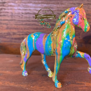 Breyer Stablemate Modell Pferd Custom Original handbemalt One Of A Kind Pink, lila, orange, grün, blau, glitter peruanische Paso