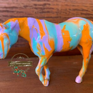 Breyer Stablemate Modell Pferd Custom One Of A Kind handbemalt Orange, blau und lila Indianerpony