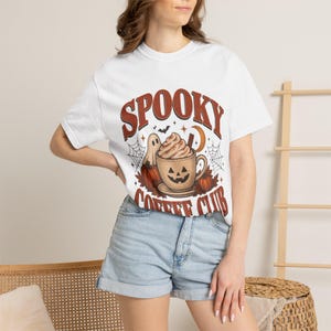 Spooky Book Club T-shirt, Vintage Ghost Reading Shirt, Herfstcadeau voor lezers afbeelding 5