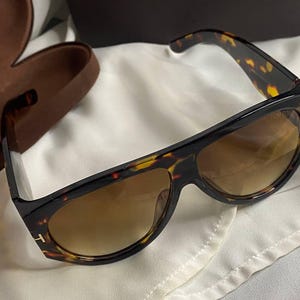 Tom Ford Flat Top Sunglasses Tortoise Shell Brown Gradient Lens