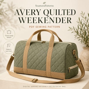 Peut inclure: Un sac de voyage matelassé vert olive avec des sangles et des bordures en tissu beige. Le sac présente une fermeture éclair sur le dessus, une poche latérale zippée et une bandoulière réglable avec des boucles en métal. Texte : SeamoraPatterns.