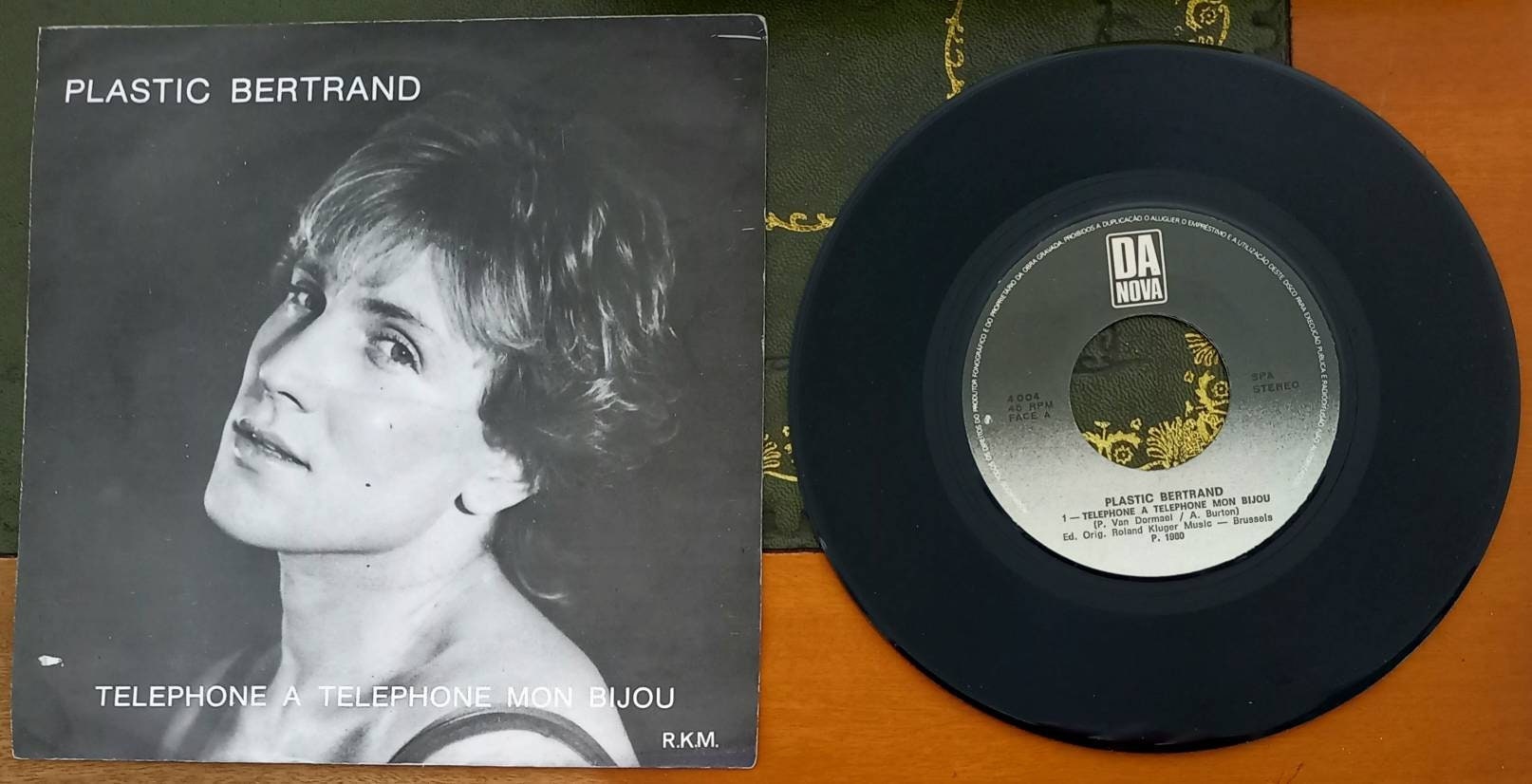 Plastic Bertrand プラスチック・ベルトラン Plastic Bertrand - Wikipedia