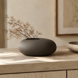 Dekorativ keramikvas, wabi sabi blomvas, japandi-dekoration, ekologiska moderna accessoarer