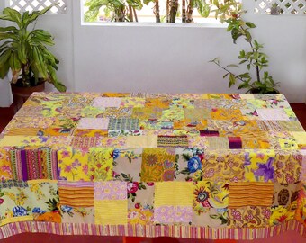 Tablecloth patchwork Rectangular in yellow and multicolored cotton lined with plain cotton and bordered on 6 cm