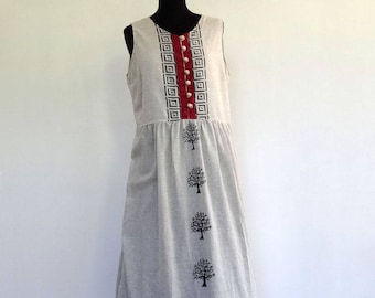 Dress mid long Ecru sleeveless buttoned bodice front and gathered skirt, tree pattern