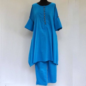 Long women's tunic in plain ultramarine blue cotton, round neck and buttons on the front. Plus size fashion image 1