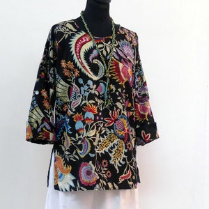 White TUNIC TEESHIRT in lightweight cotton with multicolored paisley print and long sleeves zdjęcie 8