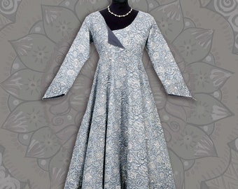 ROBE midi MONGOLIA  taille haute en coton   imprimé blanc et gris avec jupe froncée et corsage boutonné à  manches longues