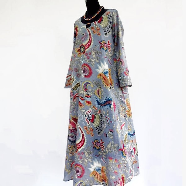 Longue robe d'intérieur , robe d'hotesse ample en coton léger motif paisley gris et multicolore,grey