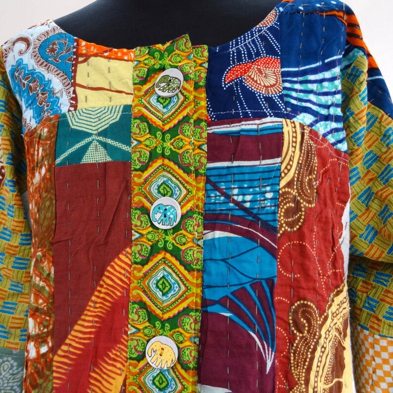 white and multicolored with elephant appliqu\u00e9 patterns Women/'s coat in gaudri cotton