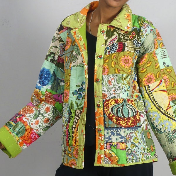 SHORT FLEECE JACKET Women's jacket in green and multicolor cotton patchwork Lined jacket buttoned on the front Mid-season jacket