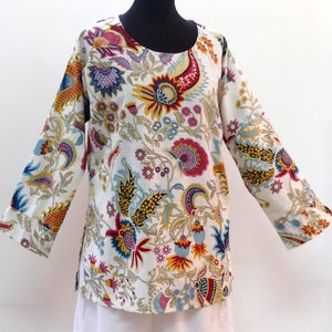 White TUNIC TEESHIRT in lightweight cotton with multicolored paisley print and long sleeves zdjęcie 3