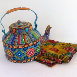 Teapot aluminum  Hand painted tea pot with unique design multicolore decor