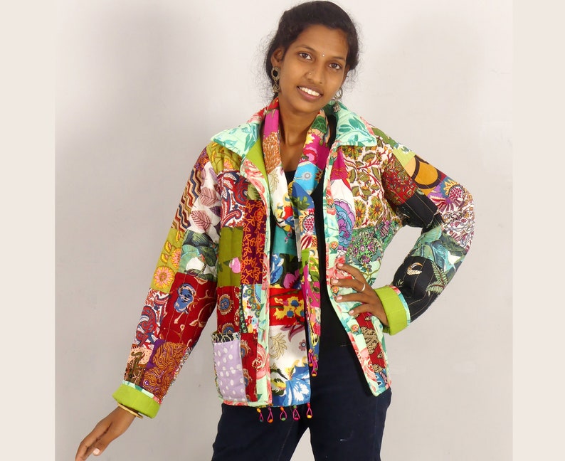 VESTE COURTE molletonnée Veste femme en patchwork de coton MULTICOLORE Veste doublée boutonnée sur le devant Veste mi-saison femme image 6