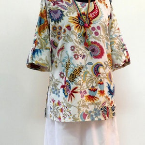 White TUNIC TEESHIRT in lightweight cotton with multicolored paisley print and long sleeves zdjęcie 2