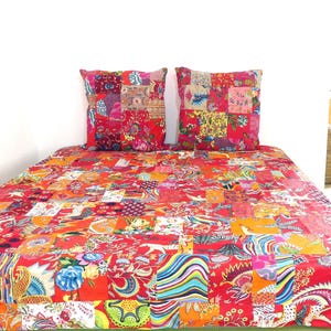 Large duvet cover in red  Patchwork  -measures  220x240 cm – 3-sided zipper closure, easy to install, handmade,red and multicolored.