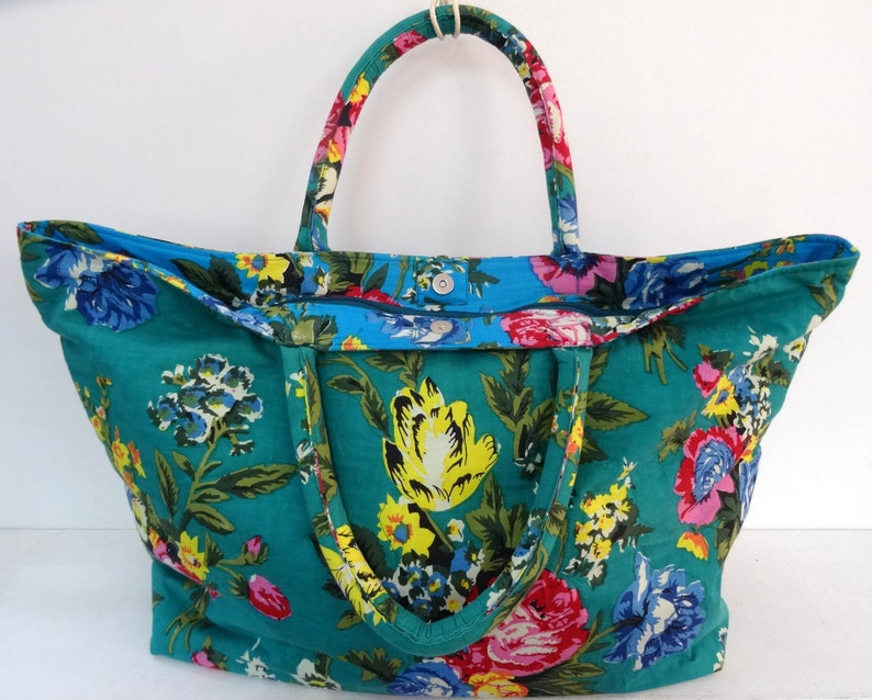 Maxi large bag with handles in green cotton water printed with shalimar flowers with key holderbag jewel