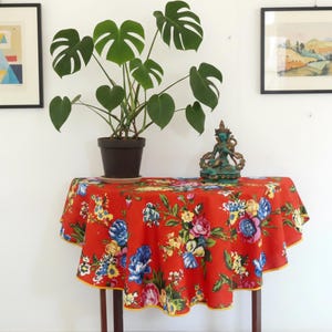 Kleurrijk rond tafelkleed met bloemenprint – 110 cm Decoratief tuin- en terraskleed
