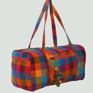 GRAND sac POLOCHON en tissu  coton MADRAS matelassé  multicolore rouge et vert   à porter sur l épaule