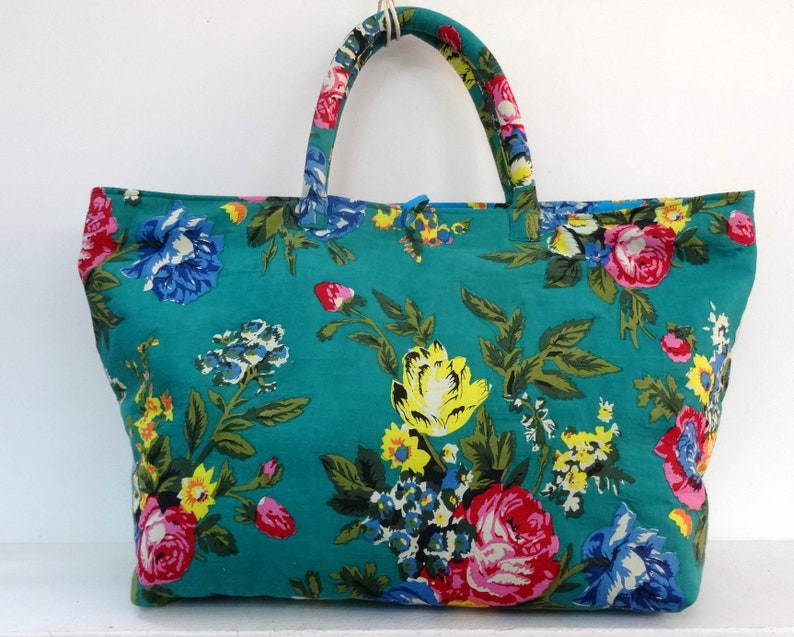 Maxi large bag with handles in green cotton water printed with shalimar flowers with key holderbag jewel