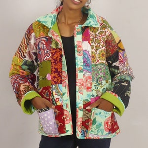 VESTE COURTE molletonnée Veste femme en patchwork de coton MULTICOLORE Veste doublée boutonnée sur le devant Veste mi-saison femme image 1