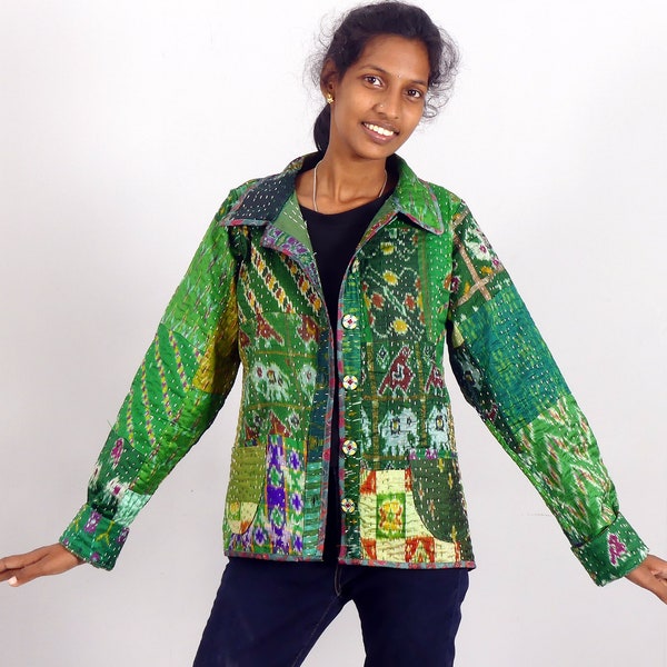 VESTE COURTE  Veste femme en patchwork de soie  verte et  MULTICOLORE  Veste doublée  boutonnée sur le devant  Veste mi saison