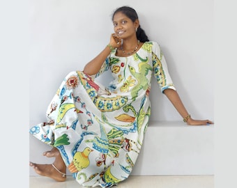 Long summer dress with or without sleeves in white cotton printed in floral and bird design size in request