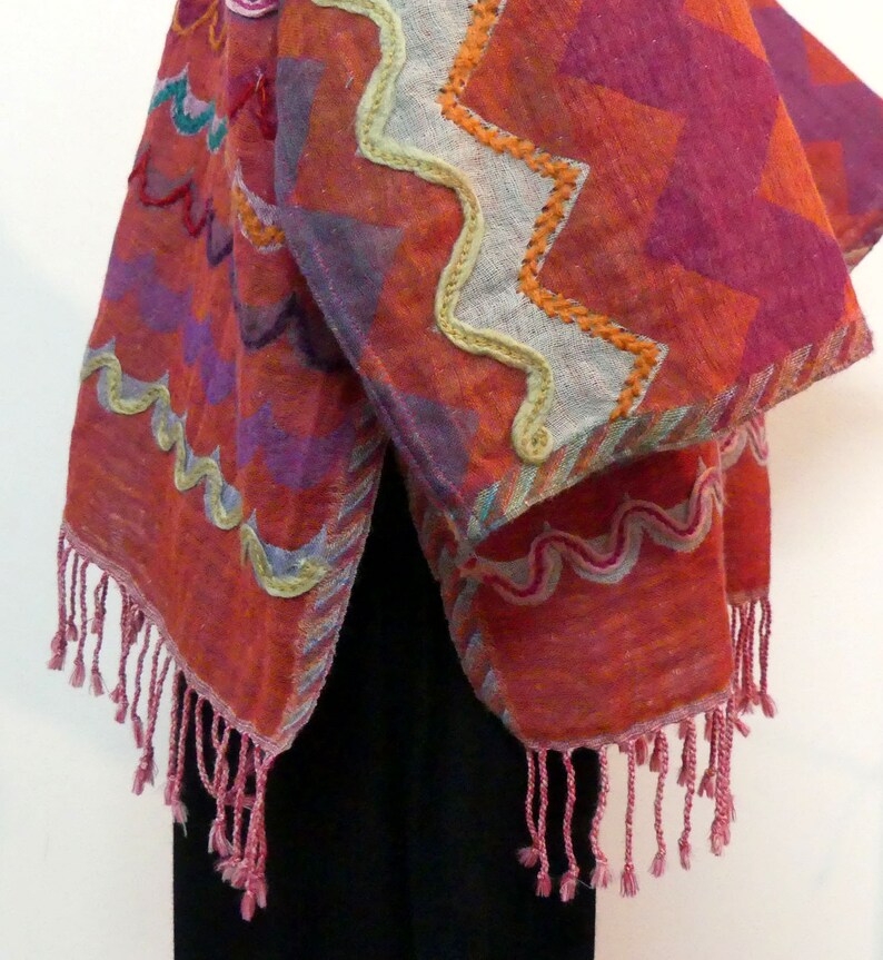 long sleeves Pullover tunic shawl gray and taupe in pure wool embroidered flowers and leaves round neck