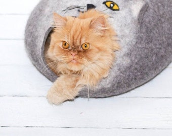 Cat bed. Cat house. Cat cave. Pet bed. Cat furniture. Pet furniture. Wool cat bed. Wool pet bed. Cat nap cocoon. Puppy bed