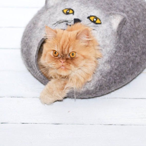 Cat bed. Cat house. Cat cave. Pet bed. Cat furniture. Pet furniture. Wool cat bed. Wool pet bed. Cat nap cocoon. Puppy bed