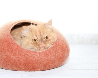 Pet bed / cat bed / cat cave / puppy bed / cat house / pet furniture / cat nap cocoon, ecofriendly