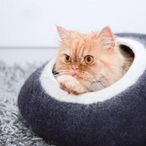 Cat bed, Stylish felted cat bed, cats cave, pet house, dog house. Black and White.