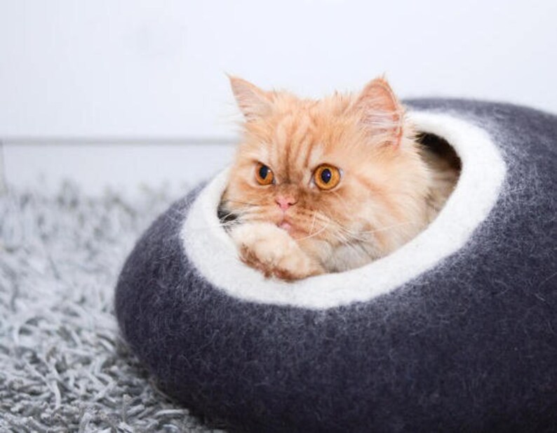 Cat bed, Stylish felted cat bed, cats cave, pet house, dog house. Black and White. 