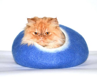 Cat Bed, Blue cat bed, blue cats house,cat cave, felted wool, pets, royal blue